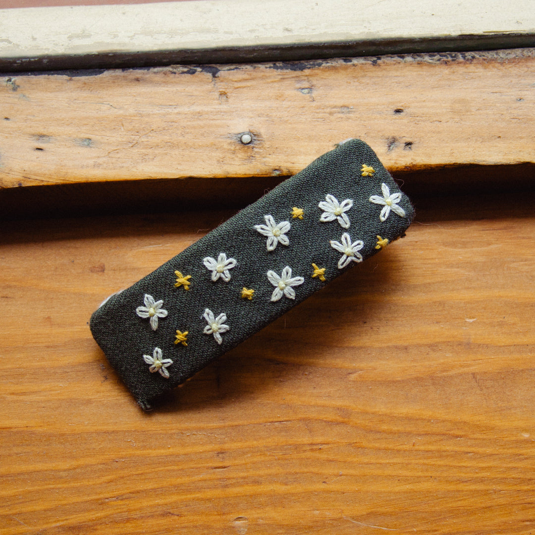 Barrette brodée — Fleurs