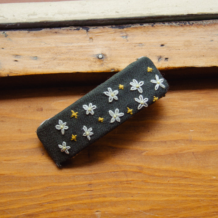Barrette brodée — Fleurs