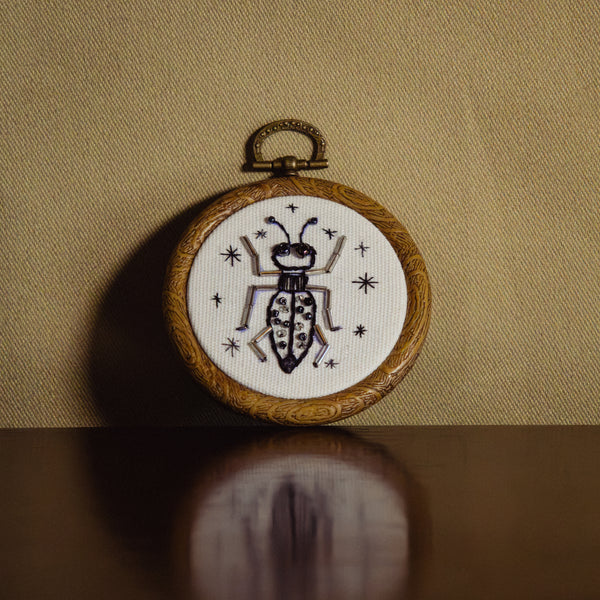 Broderie murale — Bébitte