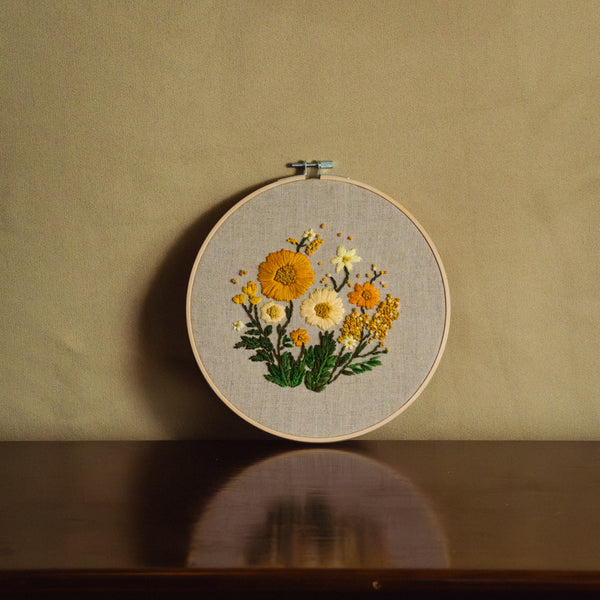 Broderie murale — Champ de fleurs