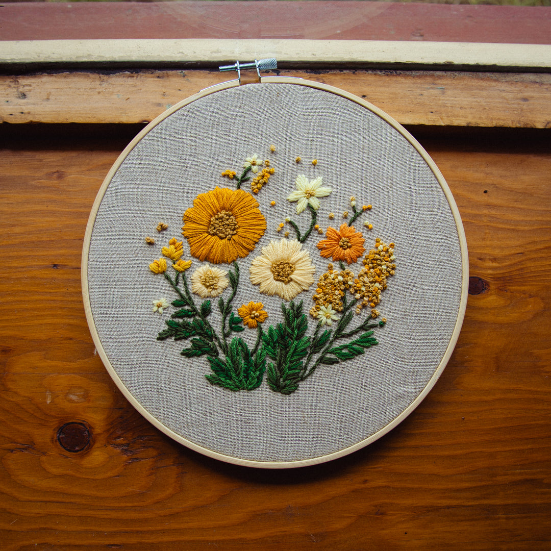 Broderie murale — Champ de fleurs