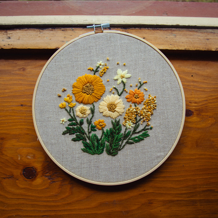 Broderie murale — Champ de fleurs