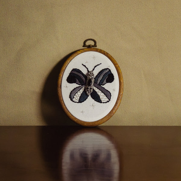 Broderie murale — Papillon