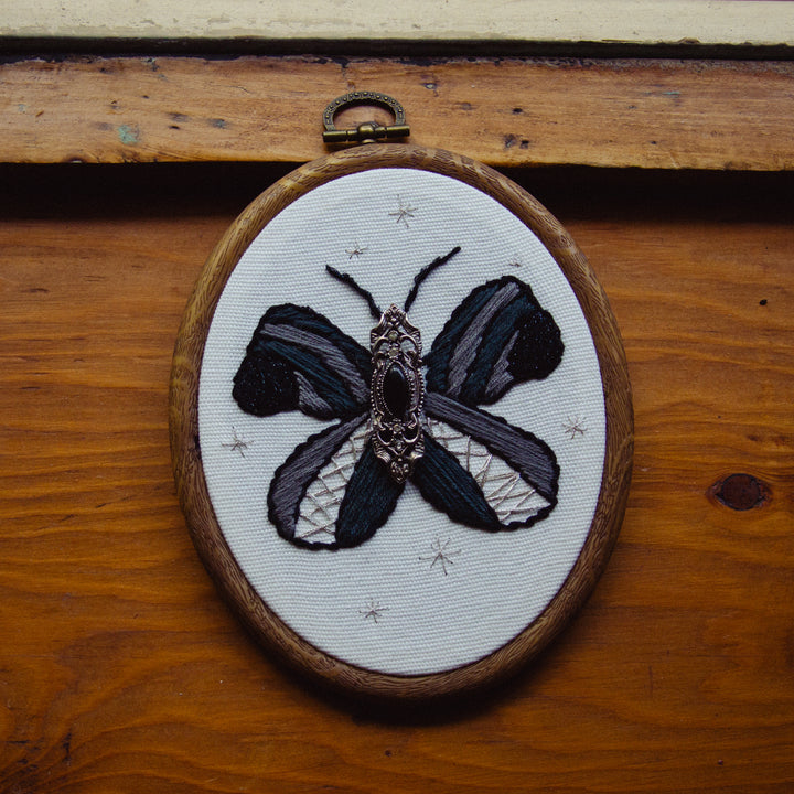 Broderie murale — Papillon