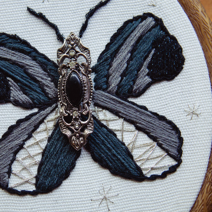 Broderie murale — Papillon