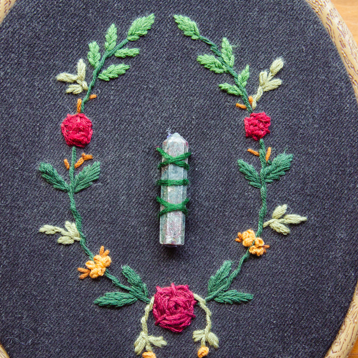 Broderie murale — Talisman